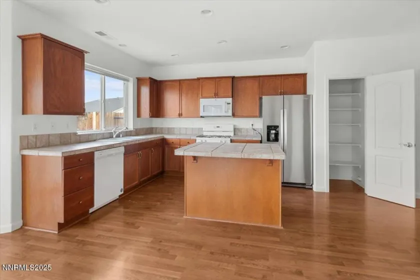 1710 Short Oak, Fernley, Nevada 89408, 4 Bedrooms Bedrooms, ,3 BathroomsBathrooms,Residential,Residential,Short Oak,250059263