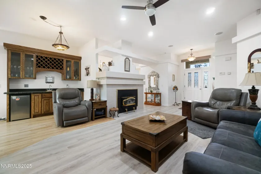 1216 Pleasantview, Gardnerville, Nevada 89460, 3 Bedrooms Bedrooms, ,2 BathroomsBathrooms,Residential,Residential,Pleasantview,250056952