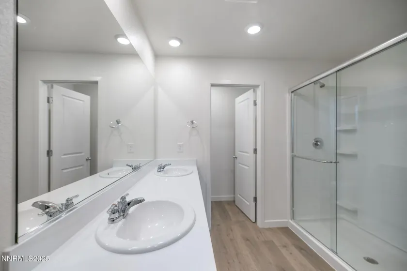 7701 Wandering, Reno, Nevada 89506, 3 Bedrooms Bedrooms, ,3 BathroomsBathrooms,Residential,Residential,Wandering,250059276