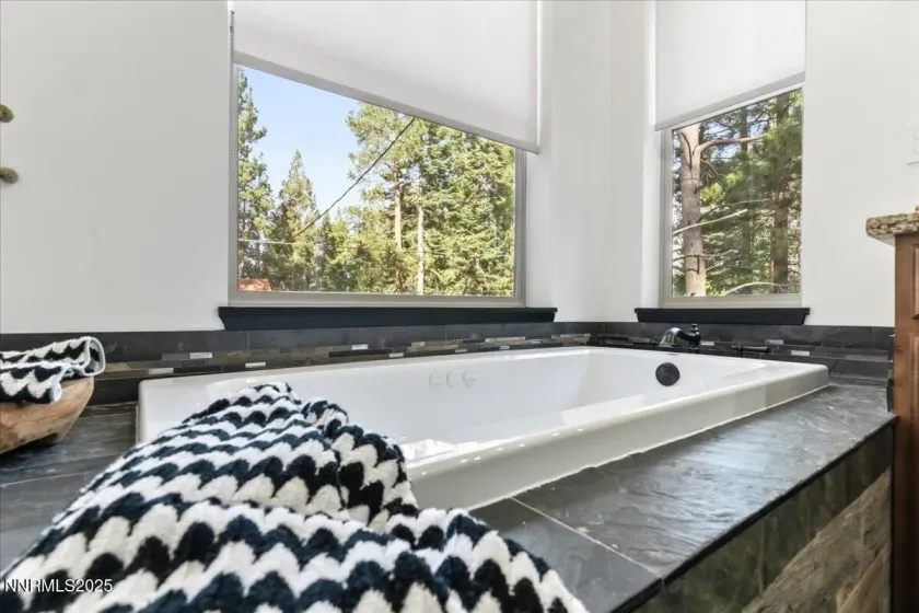 2212 Tahoe Vista, South Lake Tahoe, California 96150, 4 Bedrooms Bedrooms, ,3 BathroomsBathrooms,Residential,Residential,Tahoe Vista,250059278