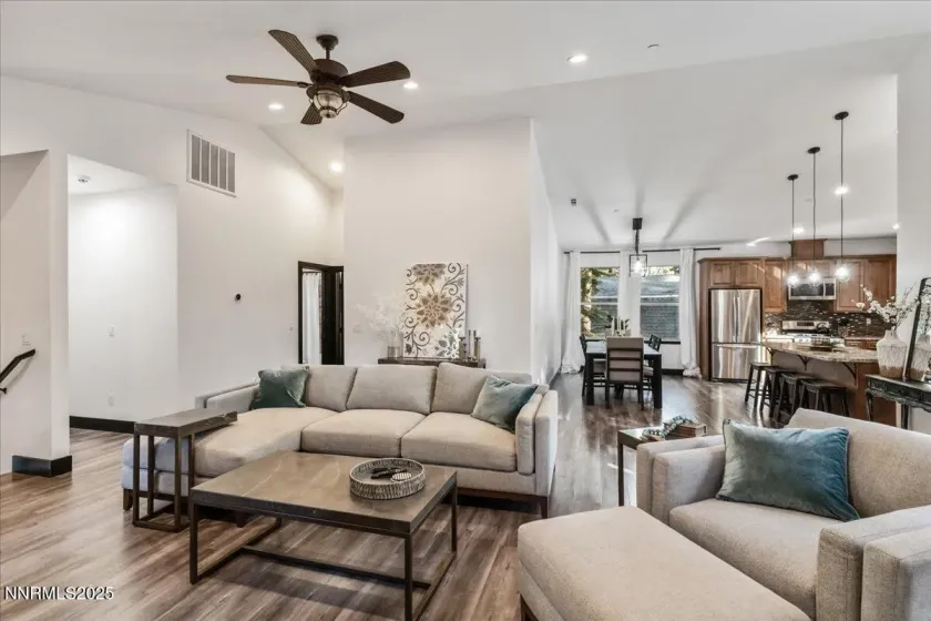 2212 Tahoe Vista, South Lake Tahoe, California 96150, 4 Bedrooms Bedrooms, ,3 BathroomsBathrooms,Residential,Residential,Tahoe Vista,250059278