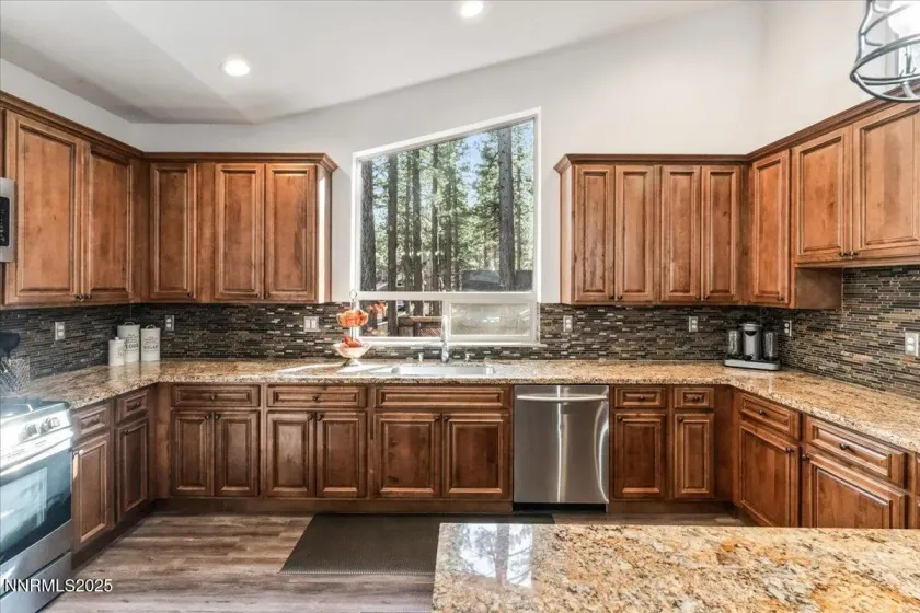 2212 Tahoe Vista, South Lake Tahoe, California 96150, 4 Bedrooms Bedrooms, ,3 BathroomsBathrooms,Residential,Residential,Tahoe Vista,250059278