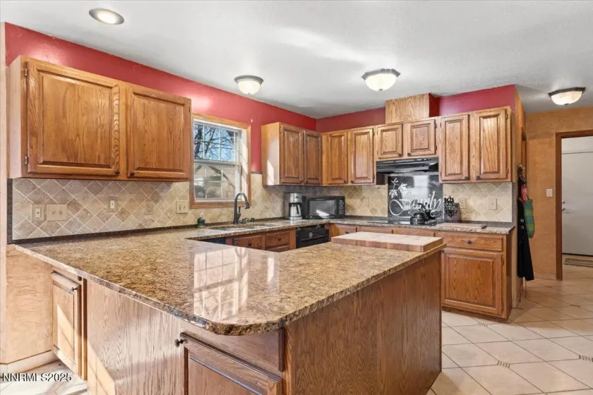 10705 Silver Spur, Reno, Nevada 89508, 4 Bedrooms Bedrooms, ,3 BathroomsBathrooms,Residential,Residential,Silver Spur,250050821