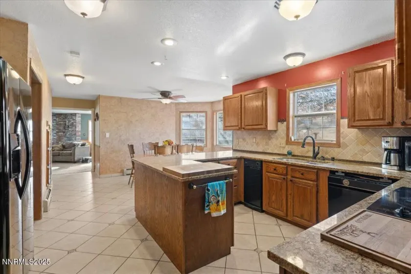 10705 Silver Spur, Reno, Nevada 89508, 4 Bedrooms Bedrooms, ,3 BathroomsBathrooms,Residential,Residential,Silver Spur,250050821