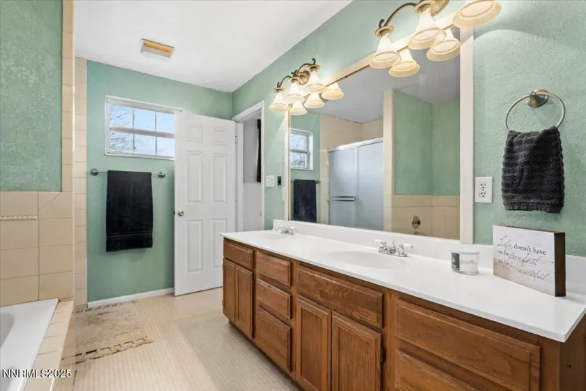 10705 Silver Spur, Reno, Nevada 89508, 4 Bedrooms Bedrooms, ,3 BathroomsBathrooms,Residential,Residential,Silver Spur,250050821