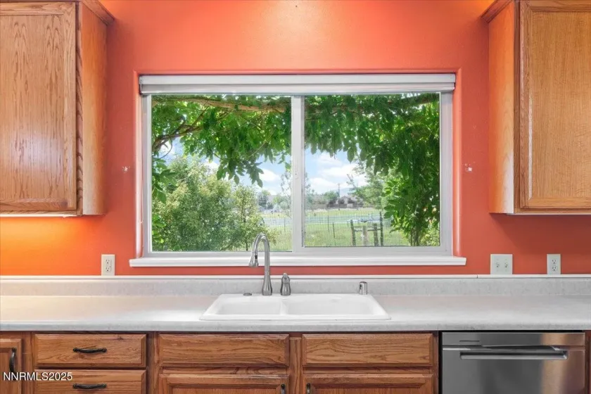 1516 Coleman, Reno, Nevada 89503, 6 Bedrooms Bedrooms, ,4 BathroomsBathrooms,Residential,Residential,Coleman,250059287