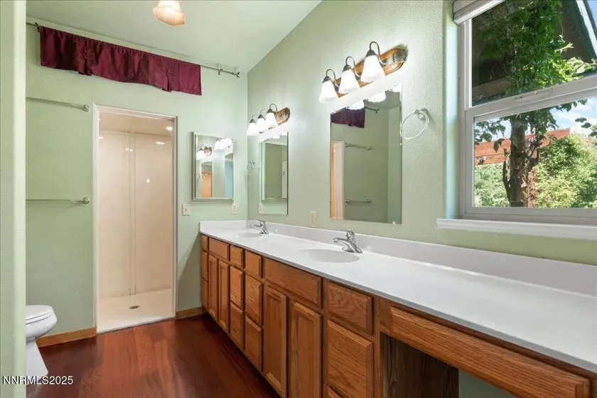 1516 Coleman, Reno, Nevada 89503, 6 Bedrooms Bedrooms, ,4 BathroomsBathrooms,Residential,Residential,Coleman,250059287