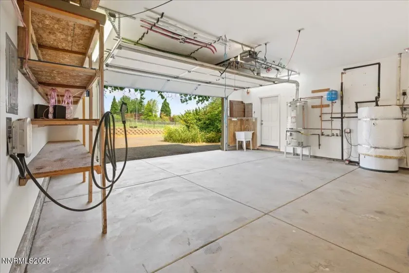 1516 Coleman, Reno, Nevada 89503, 6 Bedrooms Bedrooms, ,4 BathroomsBathrooms,Residential,Residential,Coleman,250059287