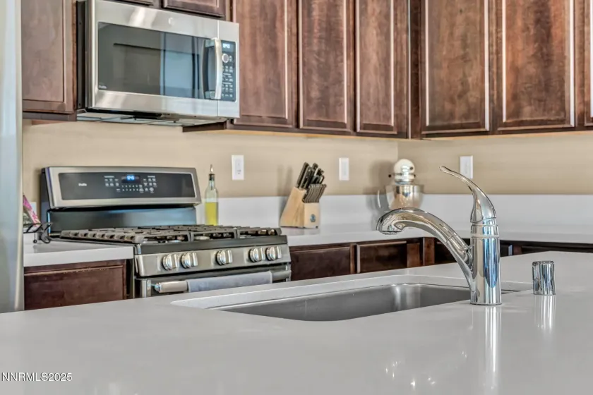 156 Jobe, Dayton, Nevada 89403, 3 Bedrooms Bedrooms, ,2 BathroomsBathrooms,Residential,Residential,Jobe,250059295