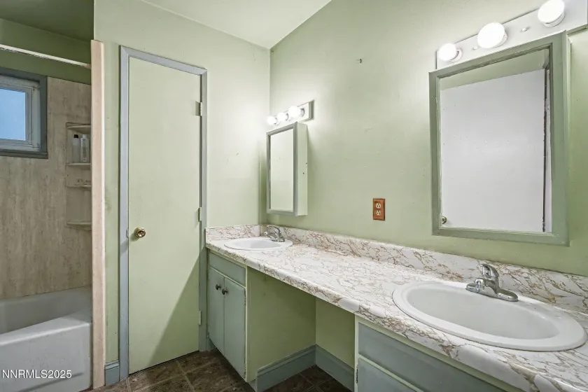 44 Smithridge, Reno, Nevada 89502, 3 Bedrooms Bedrooms, ,2 BathroomsBathrooms,Residential,Residential,Smithridge,250059299