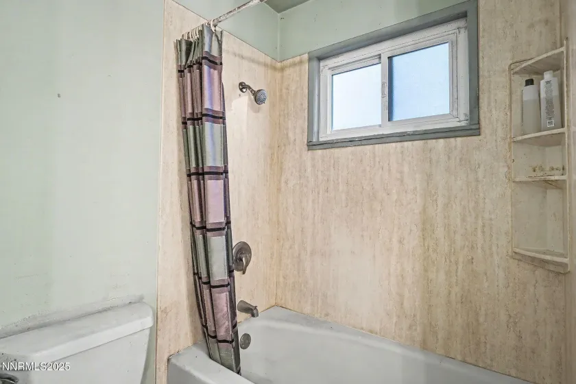 44 Smithridge, Reno, Nevada 89502, 3 Bedrooms Bedrooms, ,2 BathroomsBathrooms,Residential,Residential,Smithridge,250059299