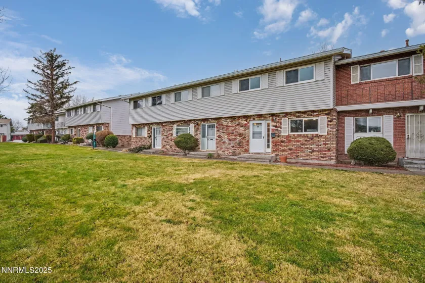 44 Smithridge, Reno, Nevada 89502, 3 Bedrooms Bedrooms, ,2 BathroomsBathrooms,Residential,Residential,Smithridge,250059299