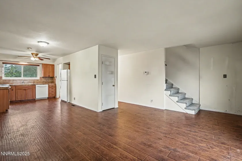 44 Smithridge, Reno, Nevada 89502, 3 Bedrooms Bedrooms, ,2 BathroomsBathrooms,Residential,Residential,Smithridge,250059299