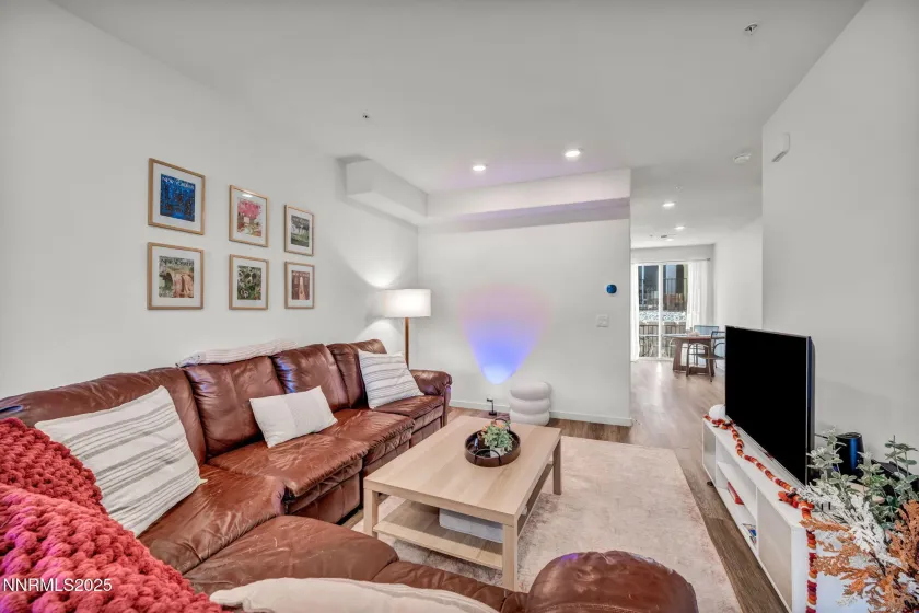 585 Logan Jacob, Reno, Nevada 89503, 2 Bedrooms Bedrooms, ,3 BathroomsBathrooms,Residential,Residential,Logan Jacob,250056438