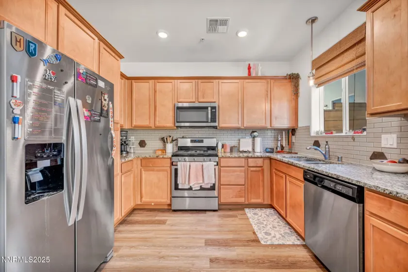 585 Logan Jacob, Reno, Nevada 89503, 2 Bedrooms Bedrooms, ,3 BathroomsBathrooms,Residential,Residential,Logan Jacob,250056438