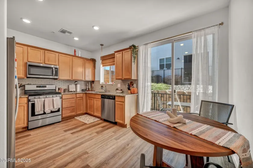 585 Logan Jacob, Reno, Nevada 89503, 2 Bedrooms Bedrooms, ,3 BathroomsBathrooms,Residential,Residential,Logan Jacob,250056438