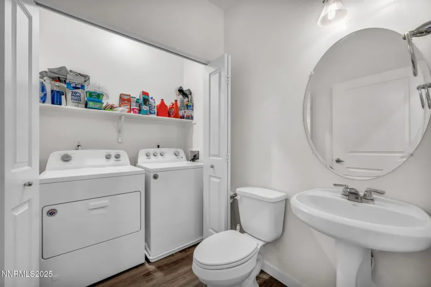 585 Logan Jacob, Reno, Nevada 89503, 2 Bedrooms Bedrooms, ,3 BathroomsBathrooms,Residential,Residential,Logan Jacob,250056438