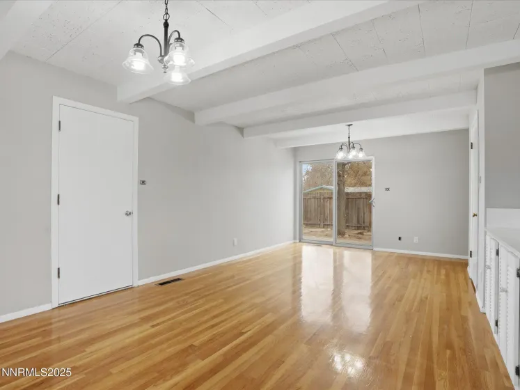 960 12th, Reno, Nevada 89503, 5 Bedrooms Bedrooms, ,3 BathroomsBathrooms,Residential,Residential,12th,250059308