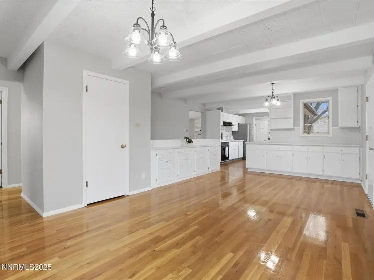 960 12th, Reno, Nevada 89503, 5 Bedrooms Bedrooms, ,3 BathroomsBathrooms,Residential,Residential,12th,250059308