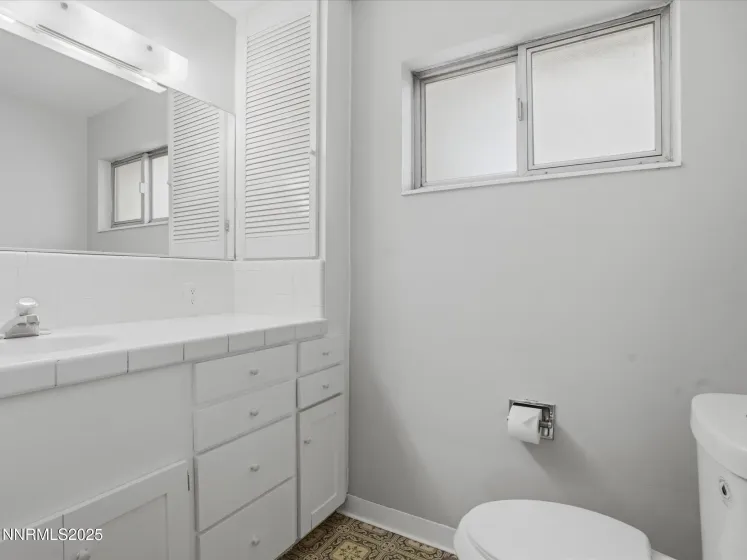 960 12th, Reno, Nevada 89503, 5 Bedrooms Bedrooms, ,3 BathroomsBathrooms,Residential,Residential,12th,250059308