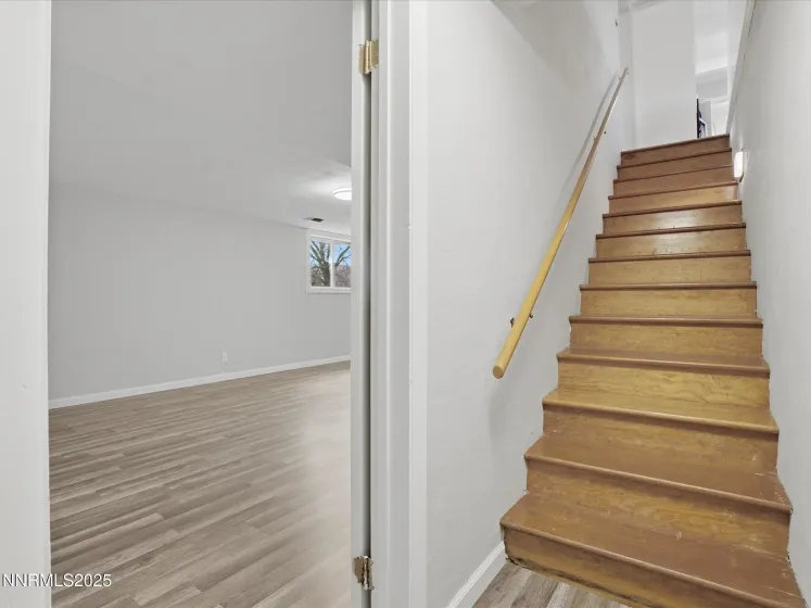 960 12th, Reno, Nevada 89503, 5 Bedrooms Bedrooms, ,3 BathroomsBathrooms,Residential,Residential,12th,250059308