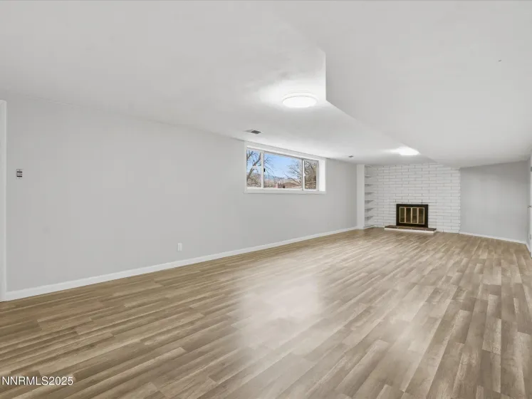 960 12th, Reno, Nevada 89503, 5 Bedrooms Bedrooms, ,3 BathroomsBathrooms,Residential,Residential,12th,250059308