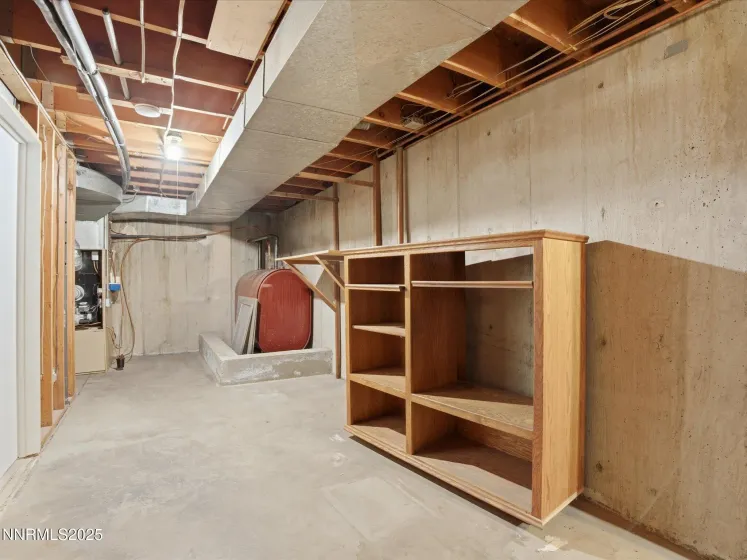 960 12th, Reno, Nevada 89503, 5 Bedrooms Bedrooms, ,3 BathroomsBathrooms,Residential,Residential,12th,250059308