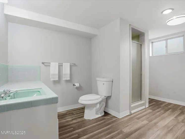 960 12th, Reno, Nevada 89503, 5 Bedrooms Bedrooms, ,3 BathroomsBathrooms,Residential,Residential,12th,250059308