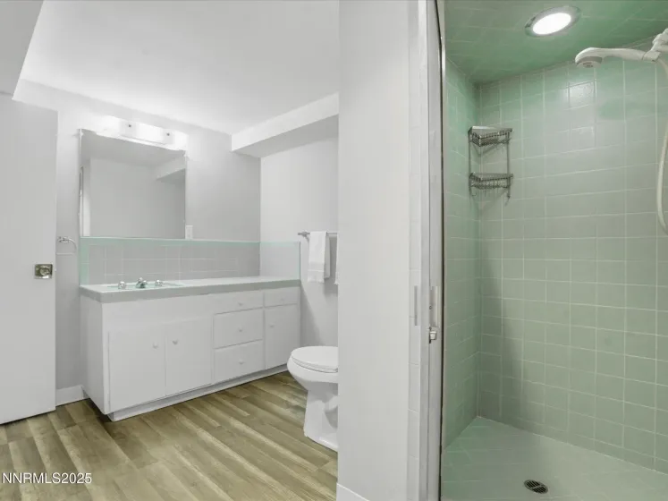 960 12th, Reno, Nevada 89503, 5 Bedrooms Bedrooms, ,3 BathroomsBathrooms,Residential,Residential,12th,250059308