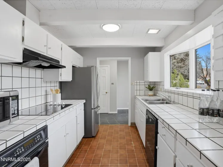 960 12th, Reno, Nevada 89503, 5 Bedrooms Bedrooms, ,3 BathroomsBathrooms,Residential,Residential,12th,250059308