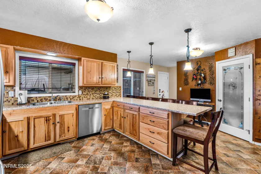 1564 Mizpah, Winnemucca, Nevada 89445, 5 Bedrooms Bedrooms, ,3 BathroomsBathrooms,Residential,Residential,Mizpah,250059315