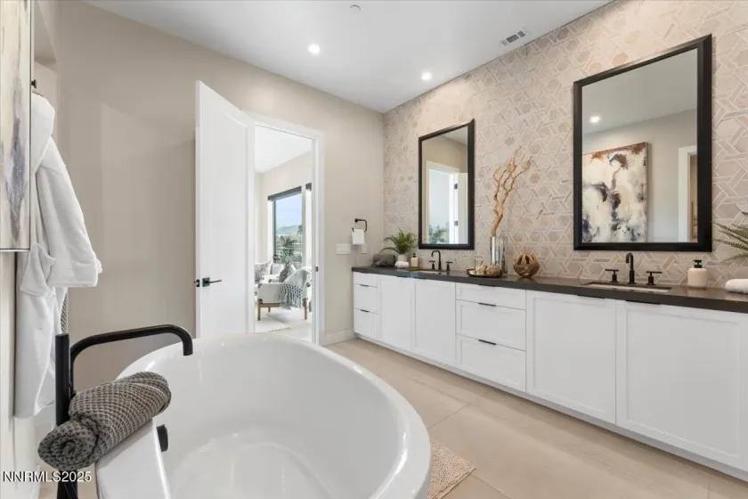 40 Campolina, Reno, Nevada 89511, 3 Bedrooms Bedrooms, ,4 BathroomsBathrooms,Residential,Residential,Campolina,250059321