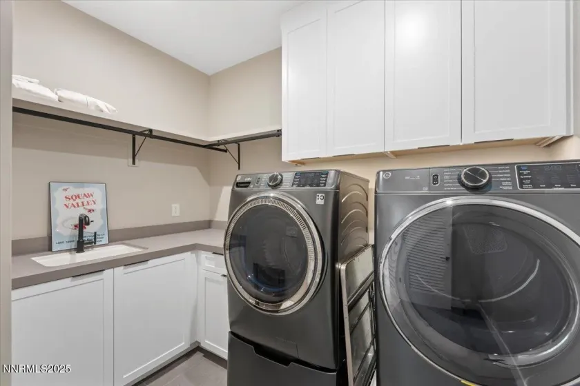 40 Campolina, Reno, Nevada 89511, 3 Bedrooms Bedrooms, ,4 BathroomsBathrooms,Residential,Residential,Campolina,250059321