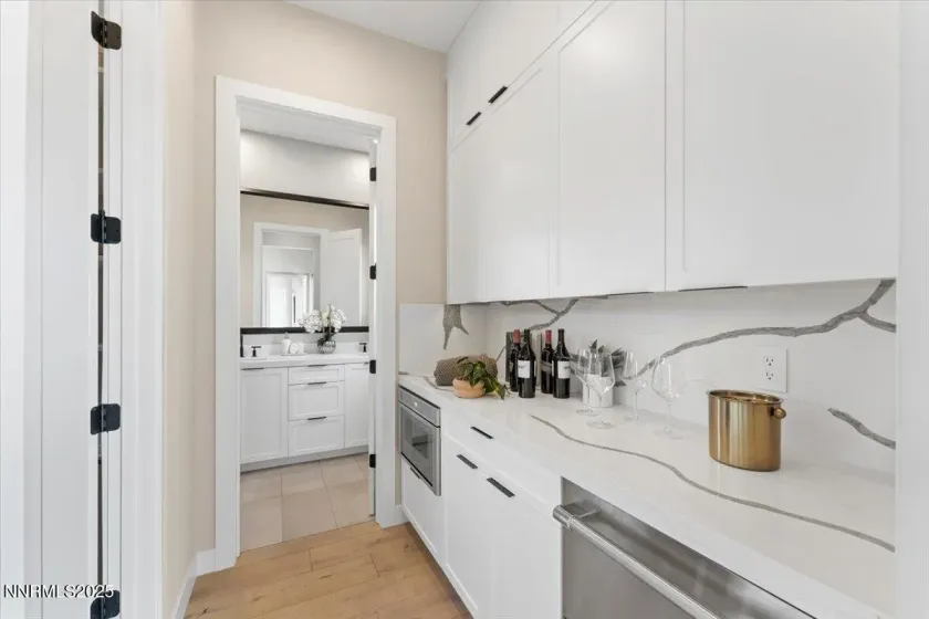 40 Campolina, Reno, Nevada 89511, 3 Bedrooms Bedrooms, ,4 BathroomsBathrooms,Residential,Residential,Campolina,250059321