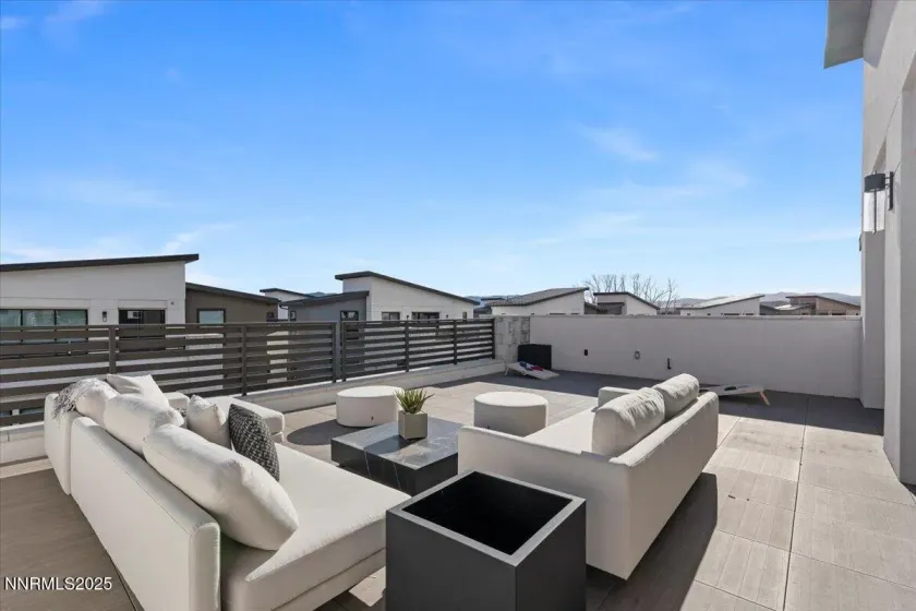 40 Campolina, Reno, Nevada 89511, 3 Bedrooms Bedrooms, ,4 BathroomsBathrooms,Residential,Residential,Campolina,250059321