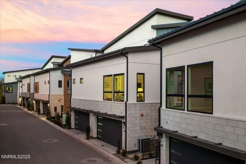 40 Campolina, Reno, Nevada 89511, 3 Bedrooms Bedrooms, ,4 BathroomsBathrooms,Residential,Residential,Campolina,250059321