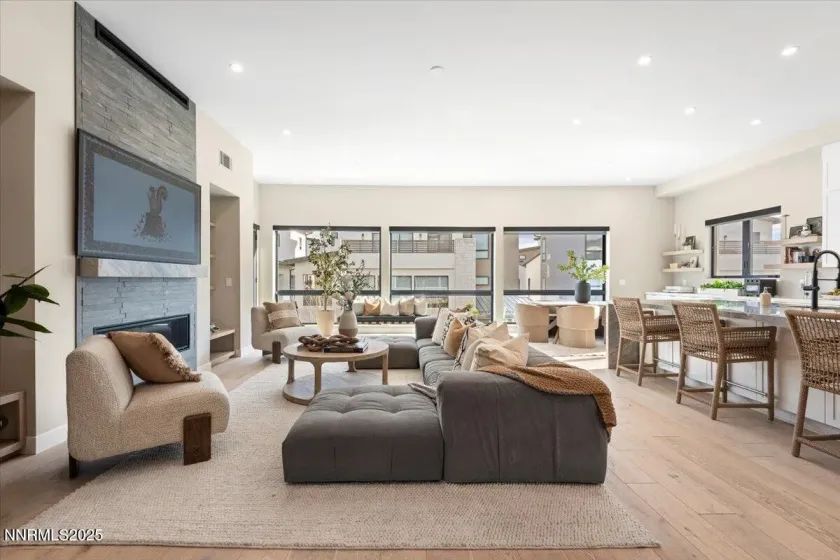 40 Campolina, Reno, Nevada 89511, 3 Bedrooms Bedrooms, ,4 BathroomsBathrooms,Residential,Residential,Campolina,250059321