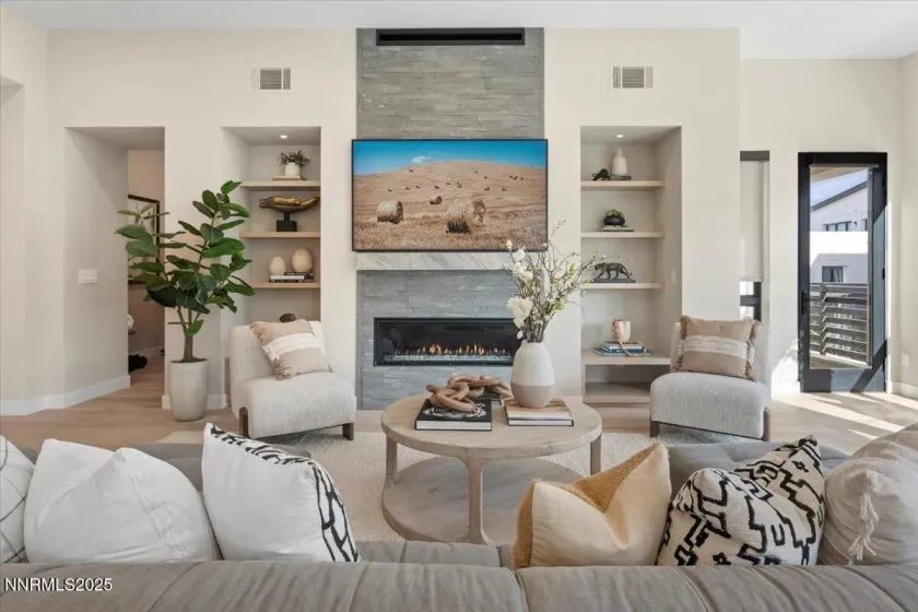 40 Campolina, Reno, Nevada 89511, 3 Bedrooms Bedrooms, ,4 BathroomsBathrooms,Residential,Residential,Campolina,250059321