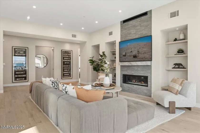 40 Campolina, Reno, Nevada 89511, 3 Bedrooms Bedrooms, ,4 BathroomsBathrooms,Residential,Residential,Campolina,250059321