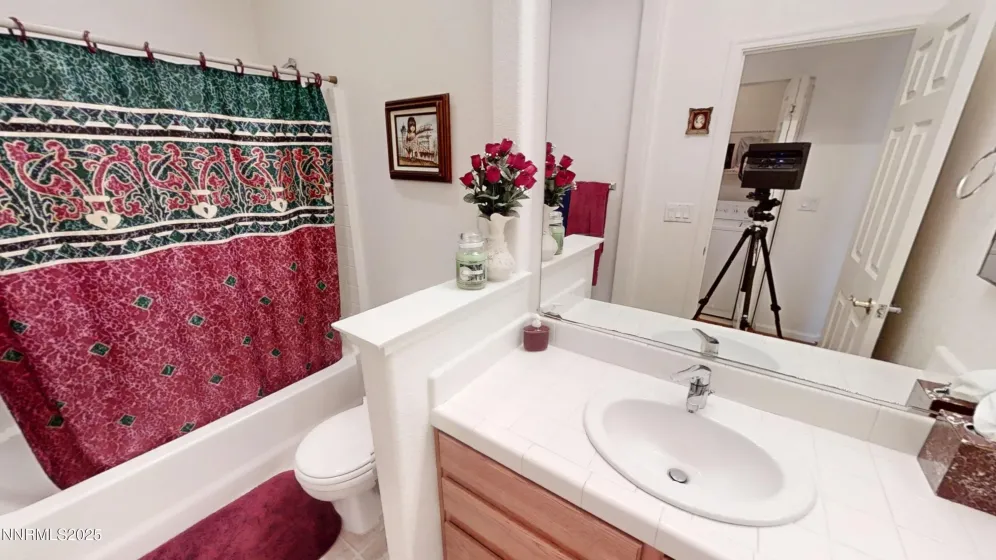 7430 Earlsmoore, Sparks, Nevada 89436, 3 Bedrooms Bedrooms, ,2 BathroomsBathrooms,Residential,Residential,Earlsmoore,250054919