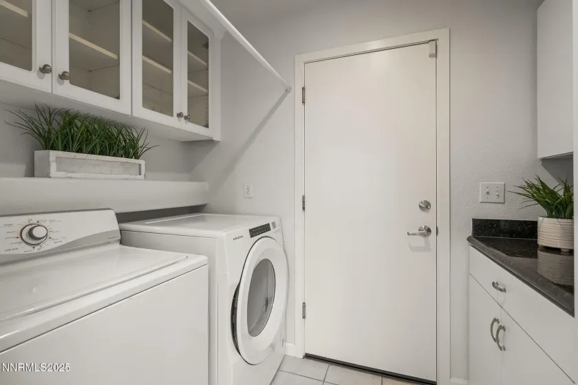 2636 Edgerock, Reno, Nevada 89519, 3 Bedrooms Bedrooms, ,4 BathroomsBathrooms,Residential,Residential,Edgerock,250059323