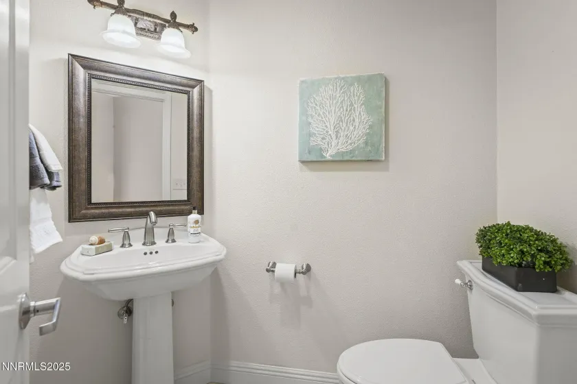 2636 Edgerock, Reno, Nevada 89519, 3 Bedrooms Bedrooms, ,4 BathroomsBathrooms,Residential,Residential,Edgerock,250059323