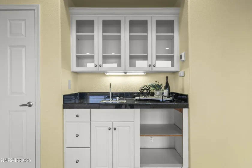 2636 Edgerock, Reno, Nevada 89519, 3 Bedrooms Bedrooms, ,4 BathroomsBathrooms,Residential,Residential,Edgerock,250059323