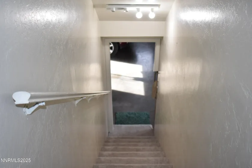 1315 4th, Carson City, Nevada 89703, 3 Bedrooms Bedrooms, ,3 BathroomsBathrooms,Residential,Residential,4th,250059327