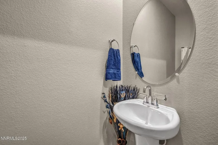 32 Stellar, Carson City, Nevada 89705, 4 Bedrooms Bedrooms, ,3 BathroomsBathrooms,Residential,Residential,Stellar,250059332