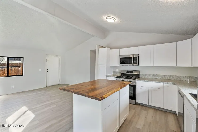 2720 Dahlia, Reno, Nevada 89512, 2 Bedrooms Bedrooms, ,2 BathroomsBathrooms,Residential,Residential,Dahlia,250059333