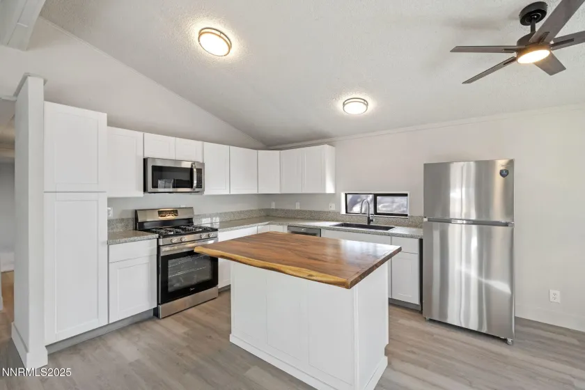 2720 Dahlia, Reno, Nevada 89512, 2 Bedrooms Bedrooms, ,2 BathroomsBathrooms,Residential,Residential,Dahlia,250059333