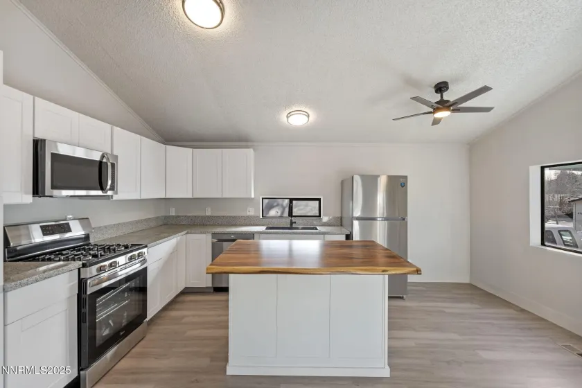 2720 Dahlia, Reno, Nevada 89512, 2 Bedrooms Bedrooms, ,2 BathroomsBathrooms,Residential,Residential,Dahlia,250059333