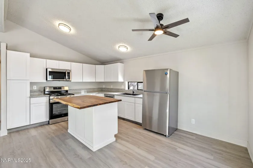 2720 Dahlia, Reno, Nevada 89512, 2 Bedrooms Bedrooms, ,2 BathroomsBathrooms,Residential,Residential,Dahlia,250059333