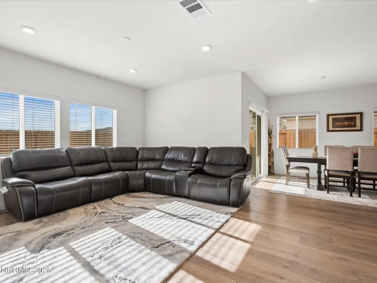 599 Union Road, Dayton, Nevada 89403, 4 Bedrooms Bedrooms, ,2 BathroomsBathrooms,Residential,Residential,Union Road,250059337